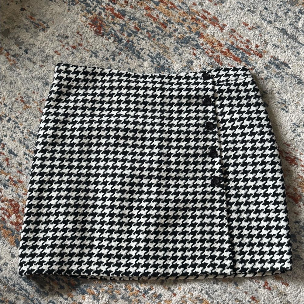 Black & White Houndstooth Mini Skirt